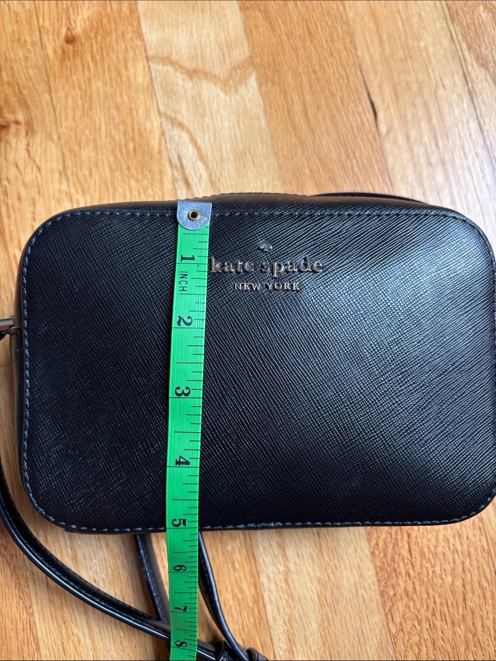 kate spade black leather crossbody camera bag with gold logo - Picture 7 of 8